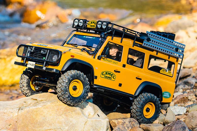 FMS 1:10 FCX10 Land Rover Defender RS Yellow 8