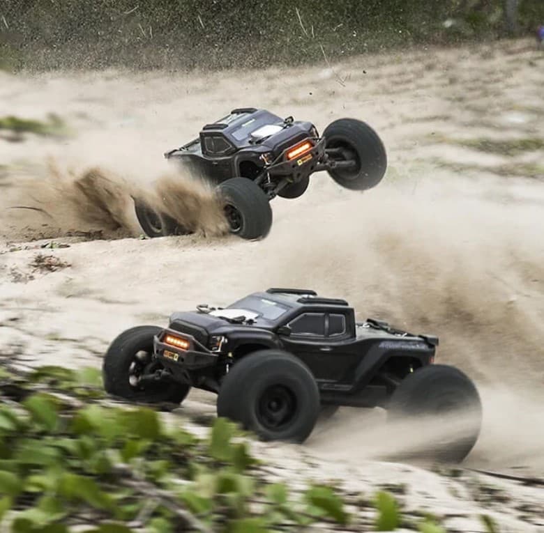 Rlaarlo Omni RZ001B-C Carbon Fiber 1:10 Scale RTR Brushless Monster Truck 1